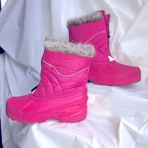 Snow boots